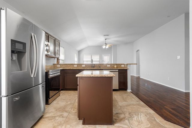9217 Oldwest Trail, Fort Worth, TX 76131