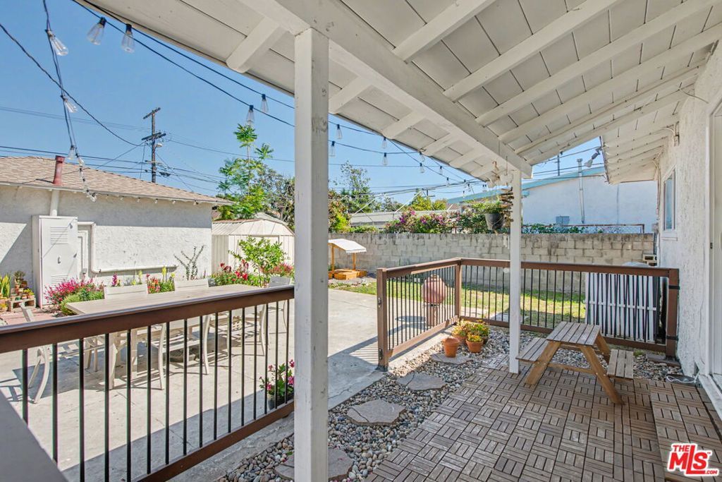 Image 25 of property listing at 2936 S Harvard Boulevard, Los Angeles, CA 90018