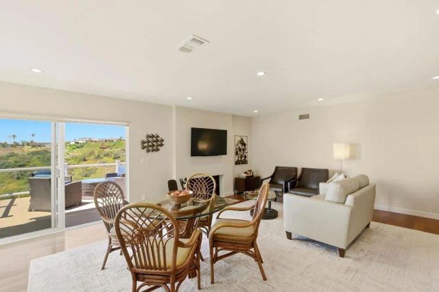 5958 Sagebrush Road, La Jolla, CA 92037