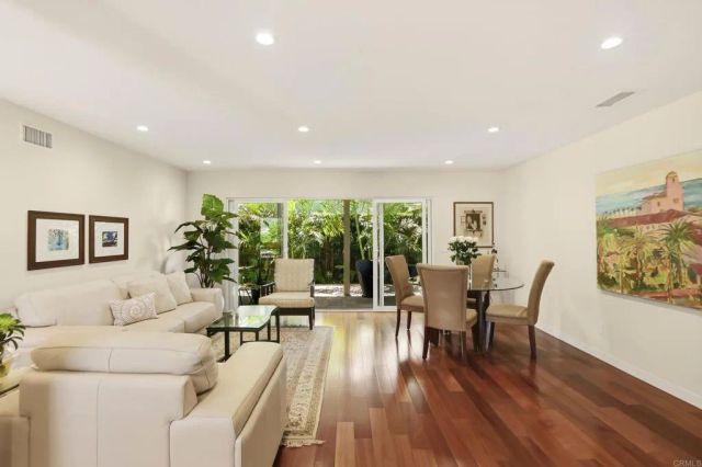 5958 Sagebrush Road, La Jolla, CA 92037