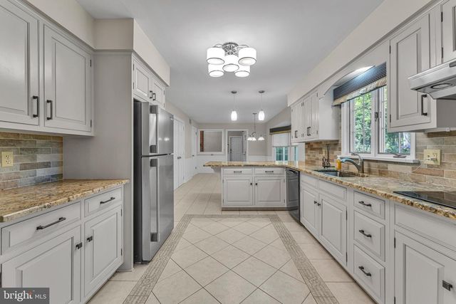 1192 RIVIERA BLVD, Vineland, NJ 08361