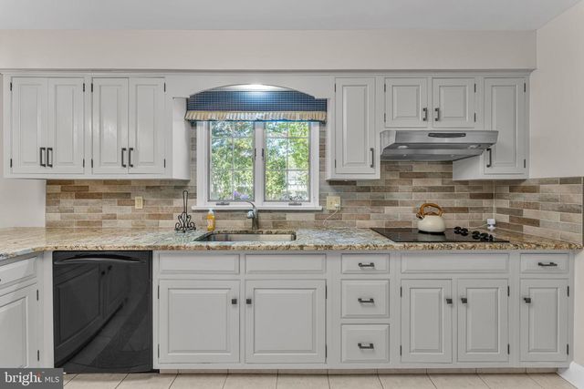 1192 RIVIERA BLVD, Vineland, NJ 08361