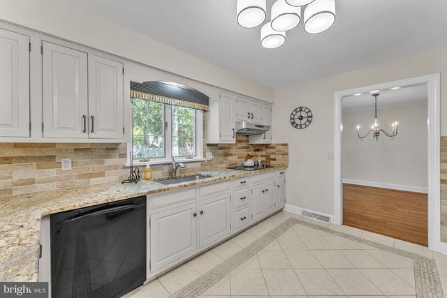 1192 RIVIERA BLVD, Vineland, NJ 08361