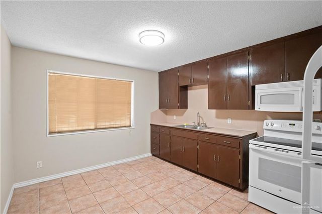 1816 N Holland Avenue, Mission, TX 78572