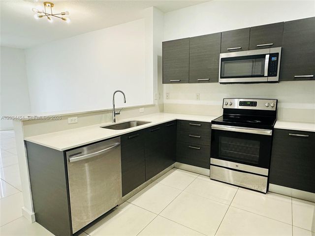 3507 NW 13th St, Lauderhill, FL 33311