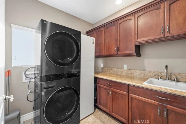 322 E 19th, Upland, CA 91784