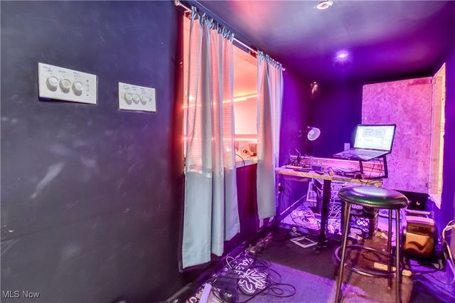 3560 e 93rd Street, Cleveland, OH 44105