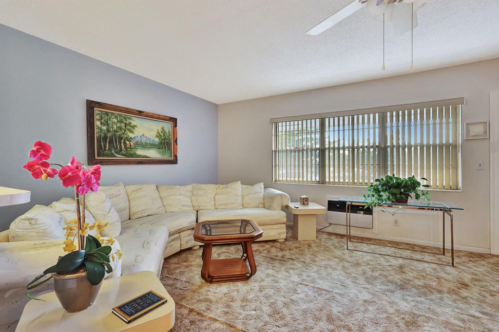 158 Norwich G, West Palm Beach, FL 33417