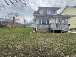 25763 Gibraltar Road, Flat Rock, MI 48134