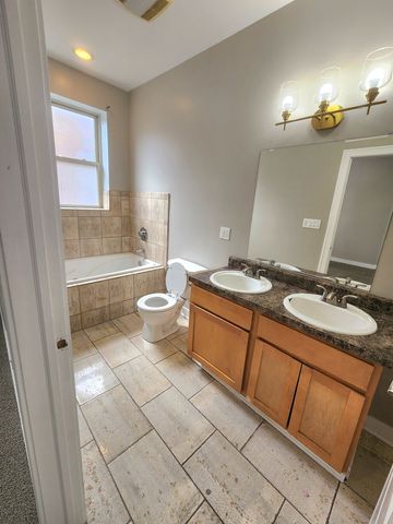 2320 E 70th Place 3, Chicago, IL 60649