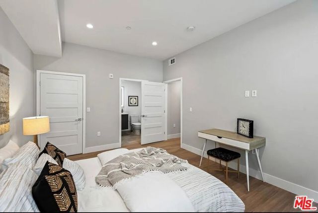 1906 Overland Avenue 202, Los Angeles, CA 90025