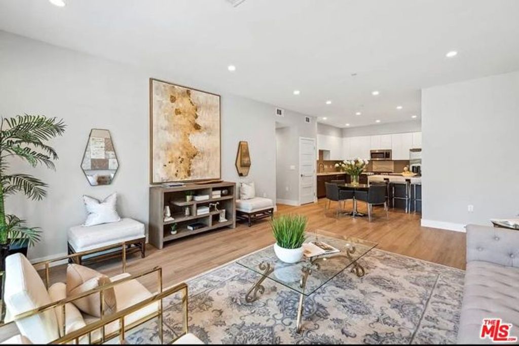 1906 Overland Avenue 202, Los Angeles, CA 90025