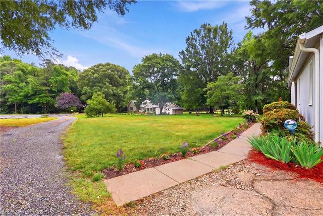7706 Moutline Court, Greensboro, NC 27409