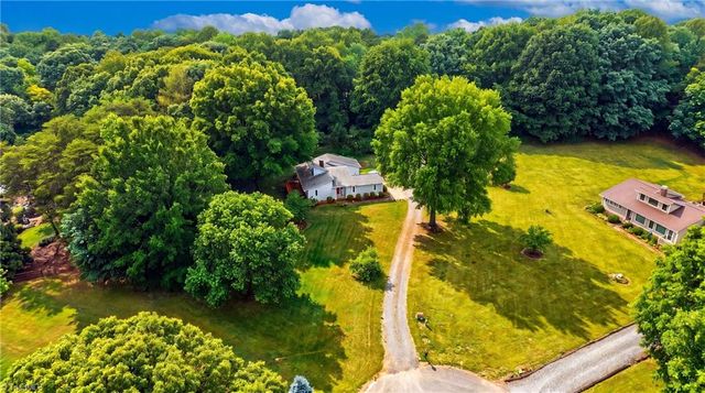 7706 Moutline Court, Greensboro, NC 27409