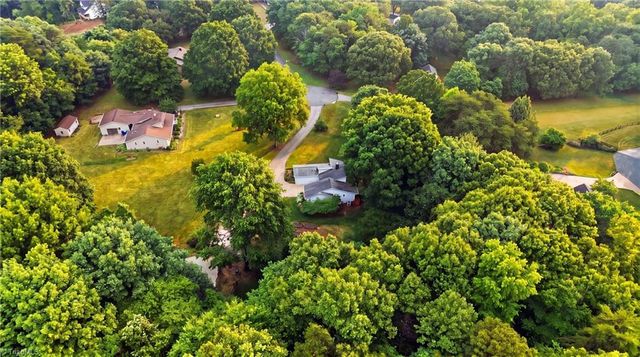 7706 Moutline Court, Greensboro, NC 27409