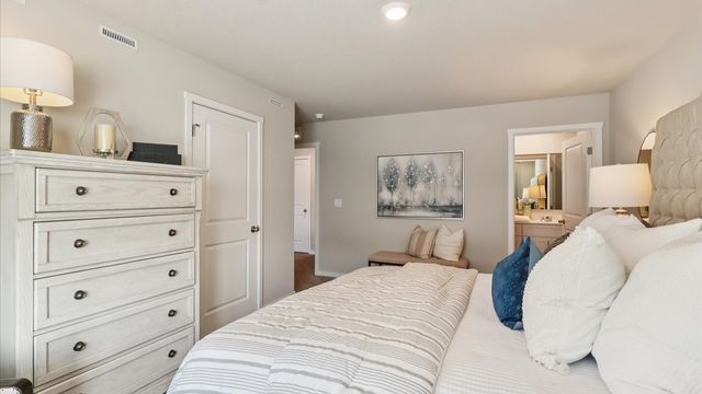 15324 Coyote Drive, Urbandale, IA 50111