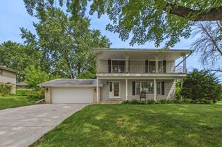 9100 34 1/2 Avenue N, New Hope, MN 55427