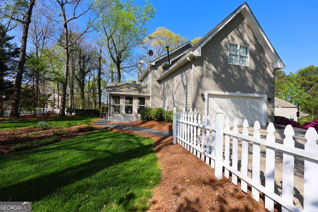 410 Falcon Creek Drive, Suwanee, GA 30024