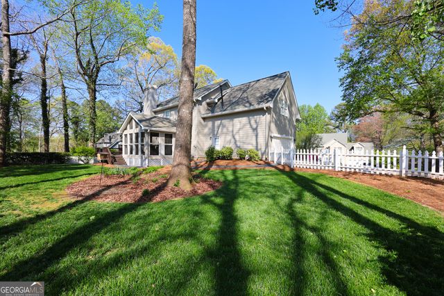 410 Falcon Creek Drive, Suwanee, GA 30024