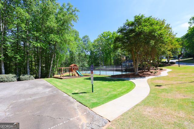410 Falcon Creek Drive, Suwanee, GA 30024