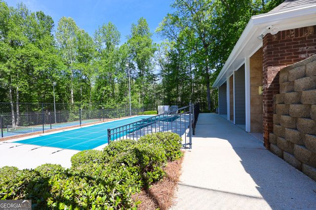 410 Falcon Creek Drive, Suwanee, GA 30024