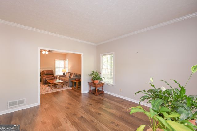 410 Falcon Creek Drive, Suwanee, GA 30024