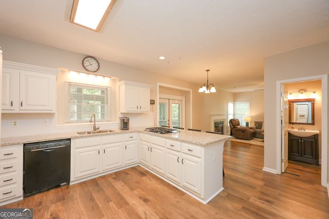 410 Falcon Creek Drive, Suwanee, GA 30024