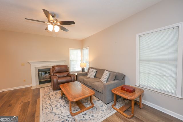 410 Falcon Creek Drive, Suwanee, GA 30024