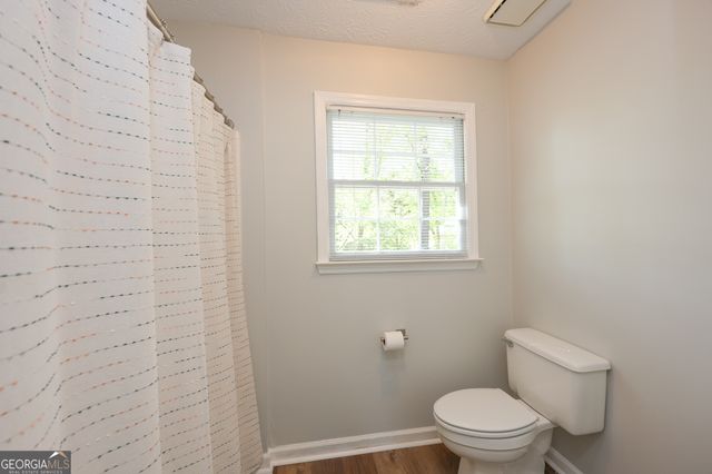 410 Falcon Creek Drive, Suwanee, GA 30024