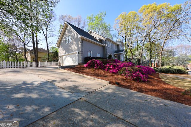 410 Falcon Creek Drive, Suwanee, GA 30024