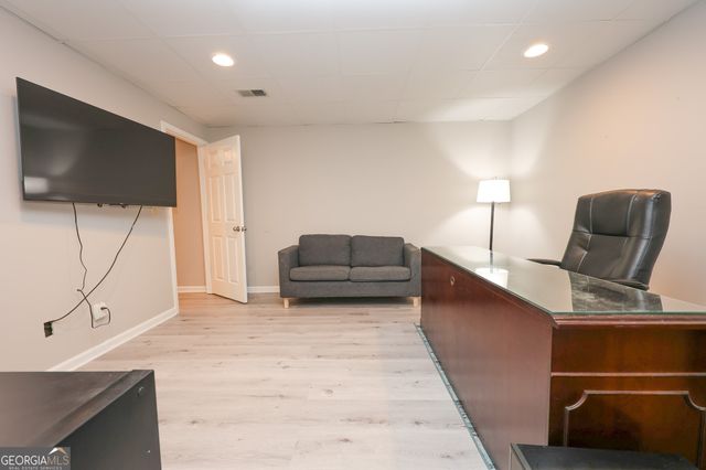 410 Falcon Creek Drive, Suwanee, GA 30024