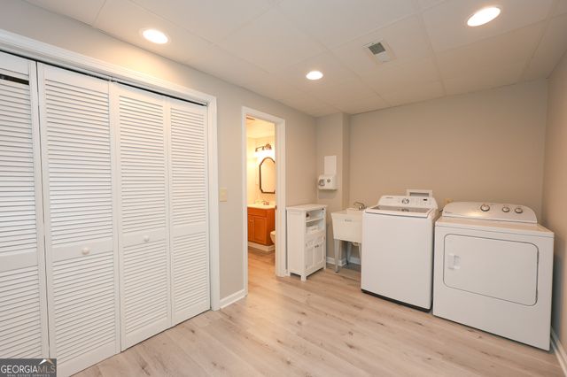 410 Falcon Creek Drive, Suwanee, GA 30024