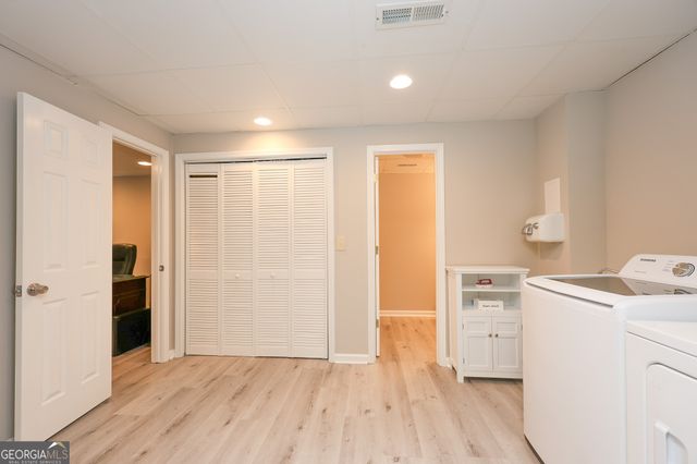 410 Falcon Creek Drive, Suwanee, GA 30024