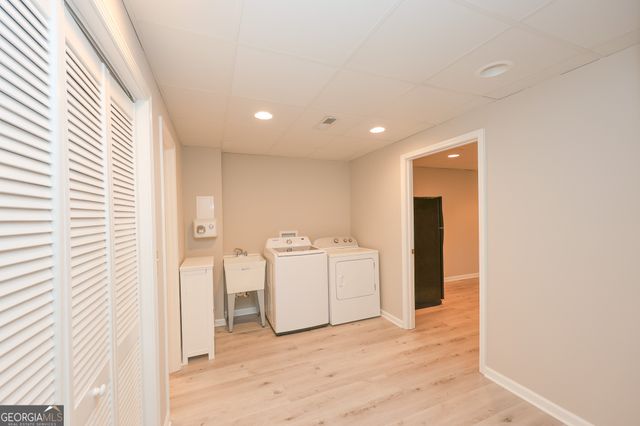 410 Falcon Creek Drive, Suwanee, GA 30024