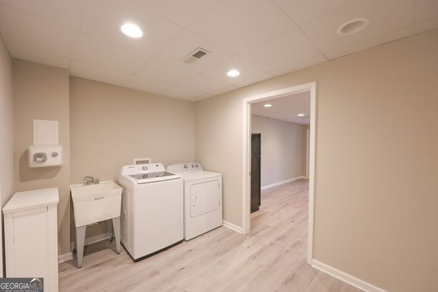 410 Falcon Creek Drive, Suwanee, GA 30024