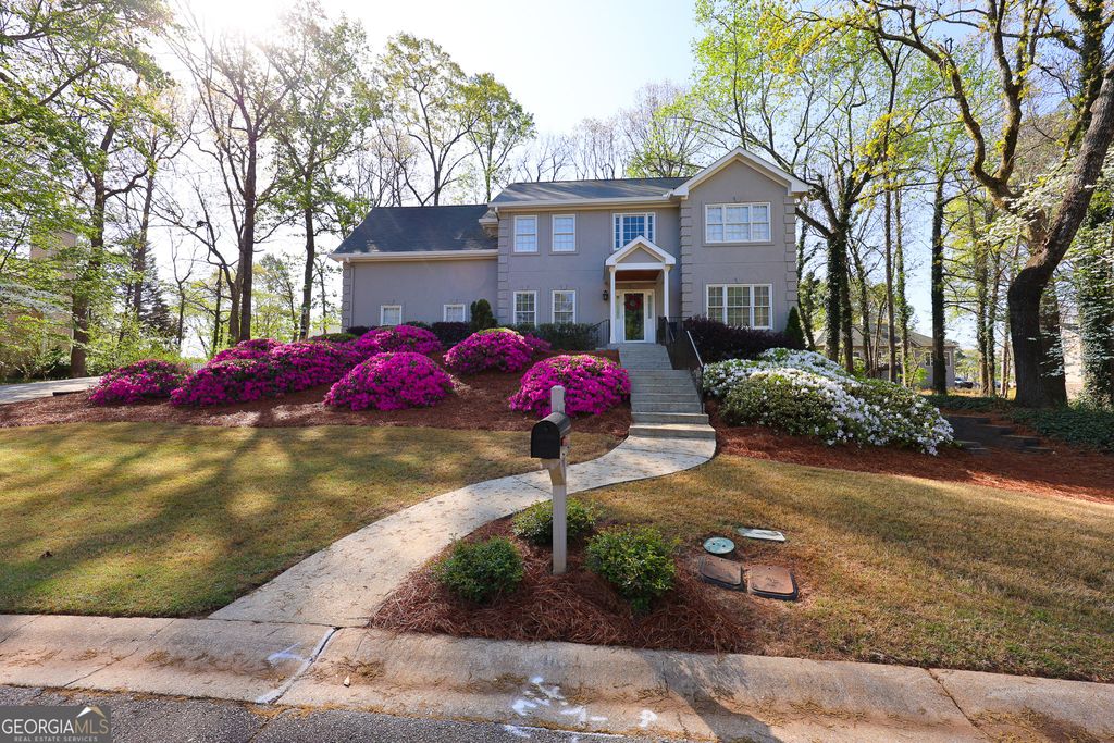 410 Falcon Creek Drive, Suwanee, GA 30024