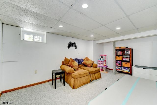 3 Loretta Ln, Jefferson Twp., NJ 07438