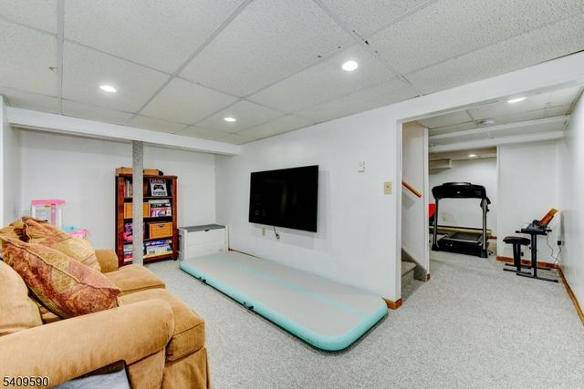 3 Loretta Ln, Jefferson Twp., NJ 07438