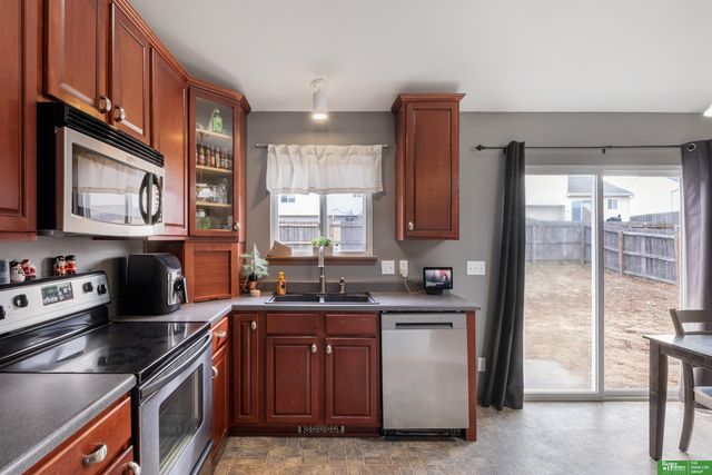 16147 Cherrywood Street, Omaha, NE 68136