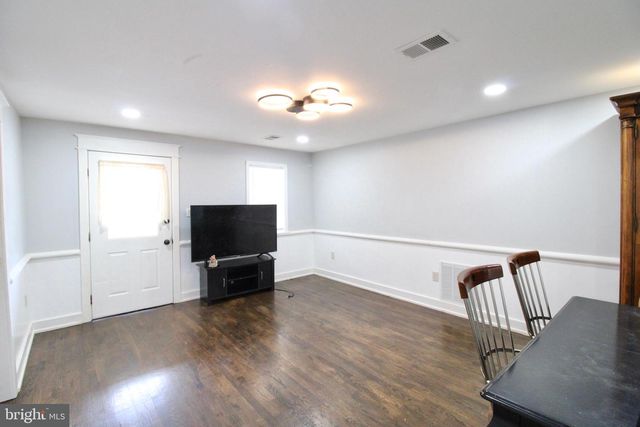 121 PERRY ST, Columbia, PA 17512