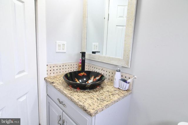 121 PERRY ST, Columbia, PA 17512