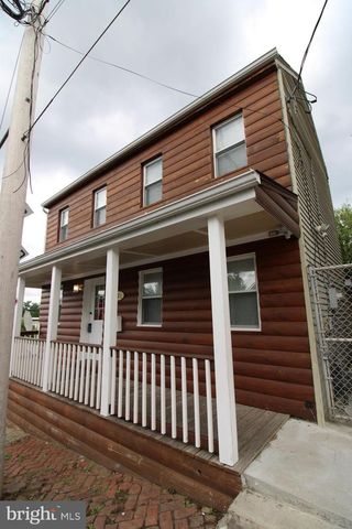 121 PERRY ST, Columbia, PA 17512