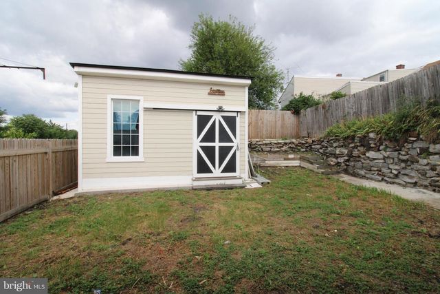 121 PERRY ST, Columbia, PA 17512