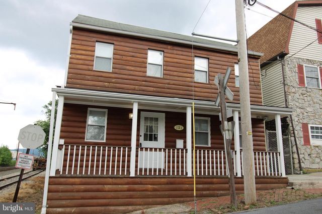 121 PERRY ST, Columbia, PA 17512