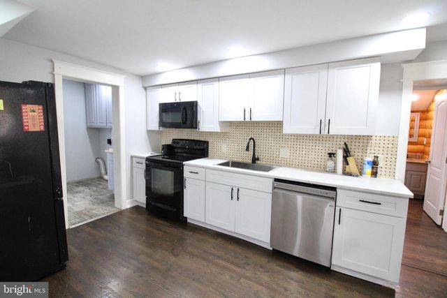 121 PERRY ST, Columbia, PA 17512