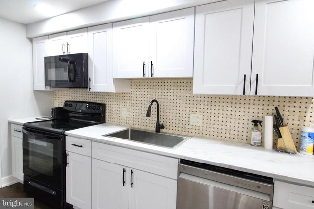 121 PERRY ST, Columbia, PA 17512