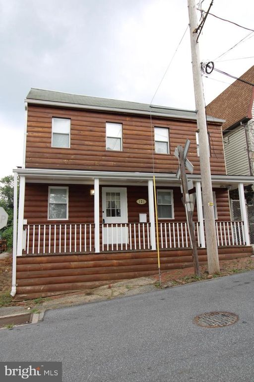 121 PERRY ST, Columbia, PA 17512