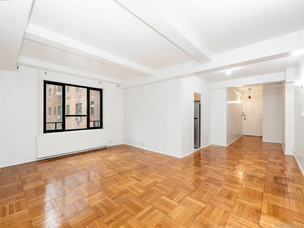 2150 E Tremont Avenue 4C, Bronx, NY 10462 — exterior