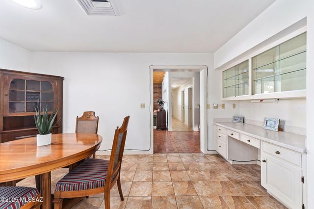 2635 E Camino la Zorrela, Tucson, AZ 85718
