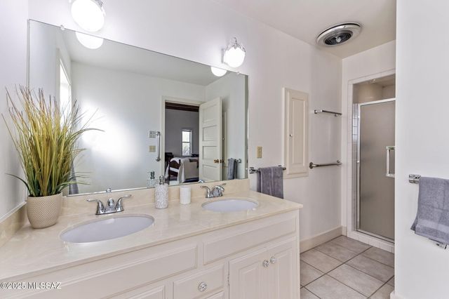 2635 E Camino la Zorrela, Tucson, AZ 85718